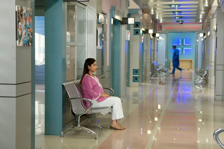 Nosečnica v čakalnici. Foto: Profimedia