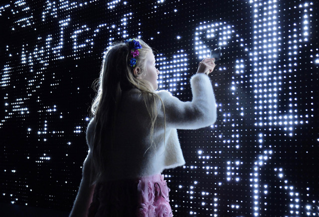 Antoni Fourneau- WATTERLIGHT GRAFFITI
