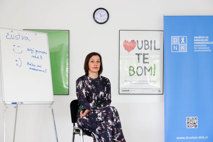 mag. Tjaša Hrovat, strokovna delavka pri Društvu za nenasilno komunikacijo. Foto: Saša Despot