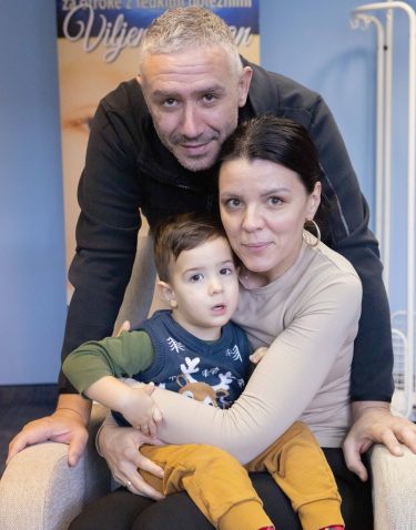 Aleks s staršema Tino in Radošem