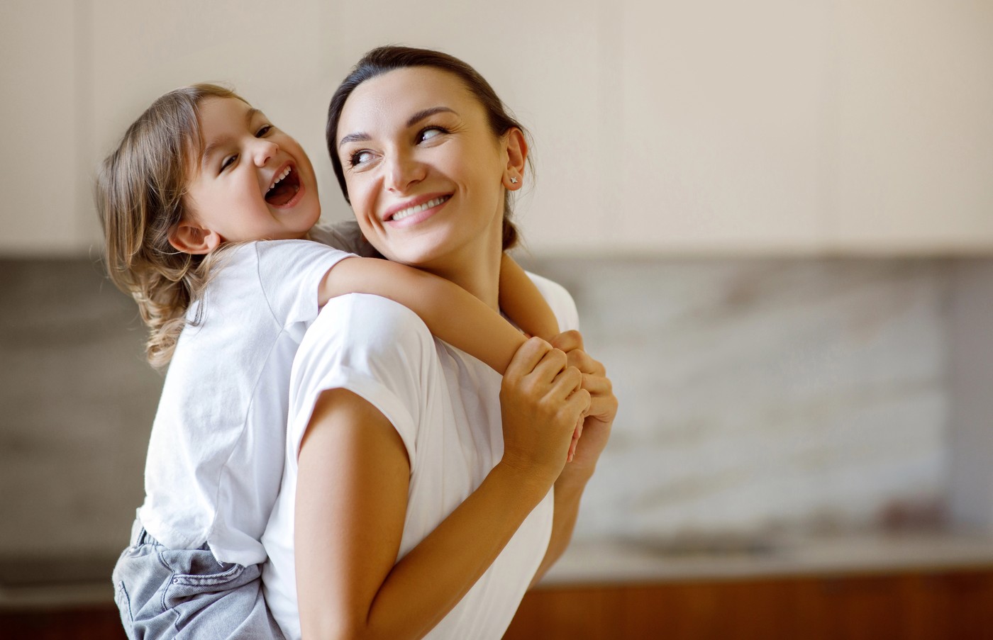 nasmejana mama in hči