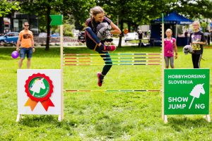 Tekmovalke in tekmovalci se bodo pomerili v preskoku najvišje ovire in zasledovali aktualen slovenski rekord, ki znaša kar 132 cm. Foto: Saša Despot