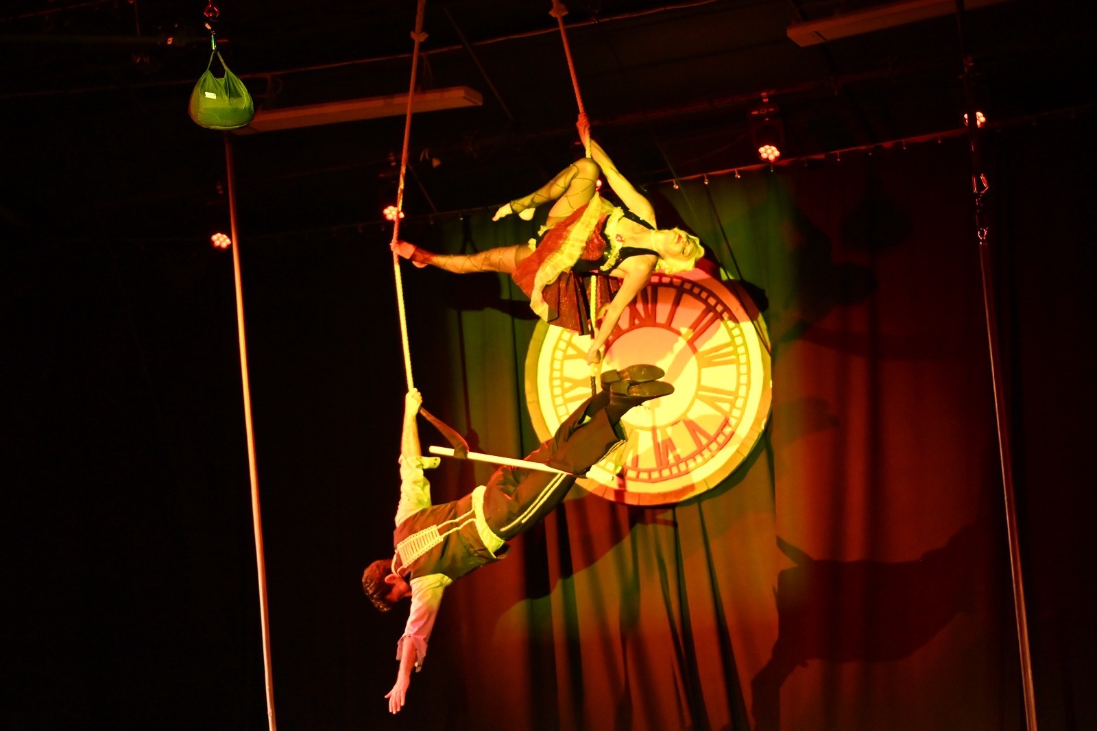 Cirkus Fuskabo, Peron čudes