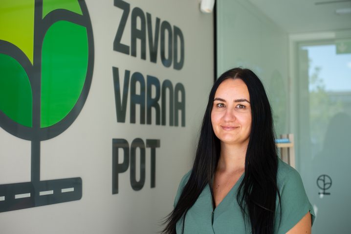 Projektna vodja na Zavodu Varna pot Kaja Kobal. Foto: Anže Petkovšek