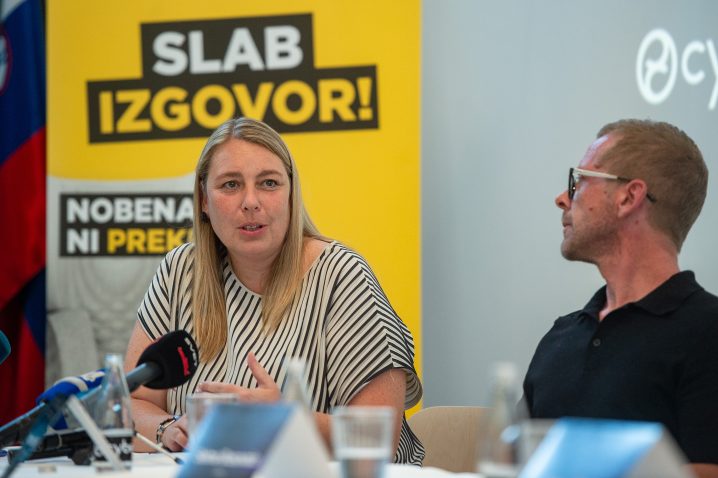 Okroga miza o varnosti otrok v prometu in pomenu pravilne zaščite. Foto: Anže Petkovšek
